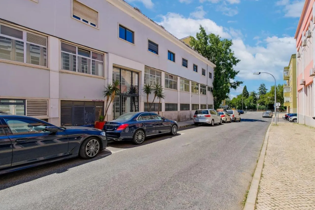 Lovely Studio Fully Equipped Near Subway N10 - Shared Bathroom With Another Studio Lisboa Lägenhet