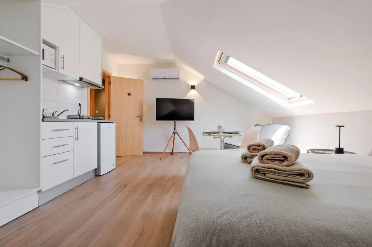 Lovely Studio Fully Equipped Near Subway N10 - Shared Bathroom With Another Studio Lisboa Lägenhet
