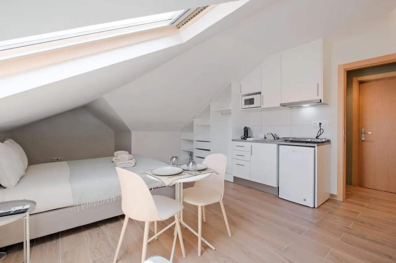Lovely Studio Fully Equipped Near Subway N10 - Shared Bathroom With Another Studio Lisboa